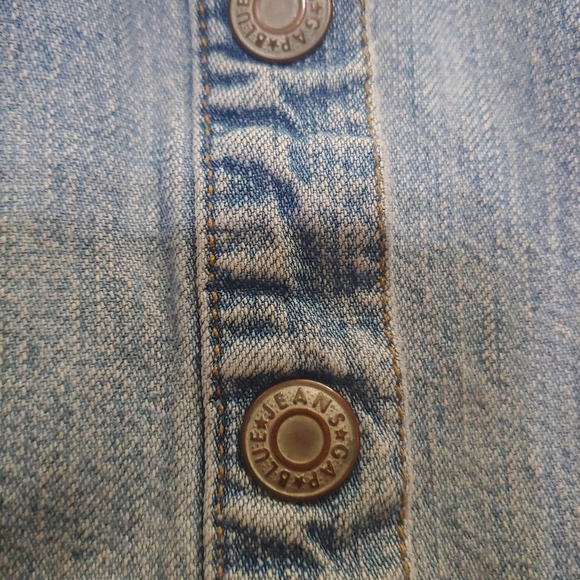 Gap vintage light wash denim popover top - Picture 4 of 4